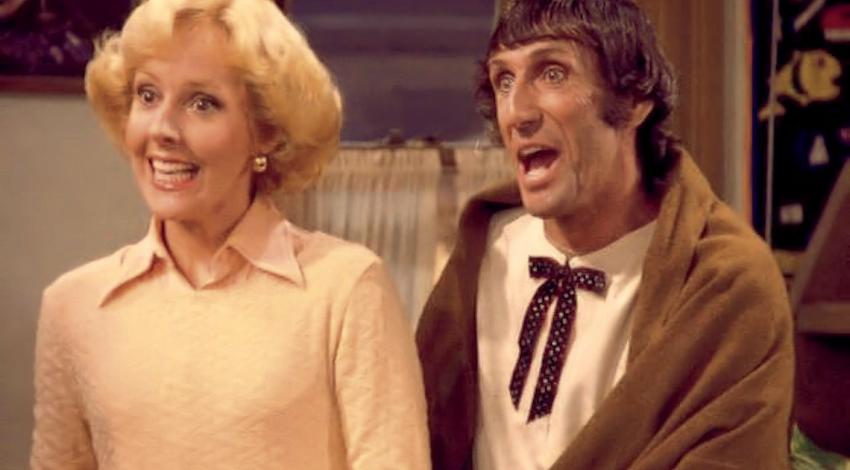 Robert Donner w/Georgia Engle | "Mork & Mindy / Exiter's Wedding" (1978)